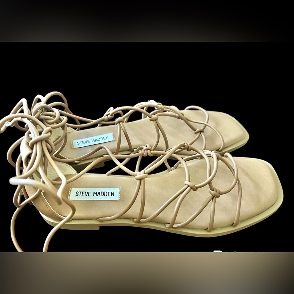 STEVE MADDEN SANDALS - NEW